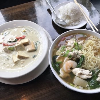 Noodles Etc - Green curry and Ramen Noodle - Noodles Near Me - Chicago, Illinois