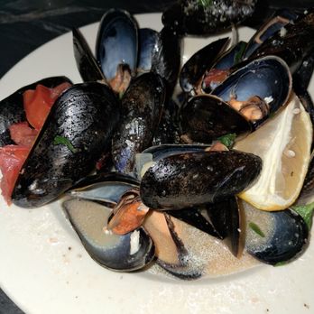Brooklyn Bistro - Mussels Marinara w white sauce instead - Italian Near Me - Toms River, New Jersey