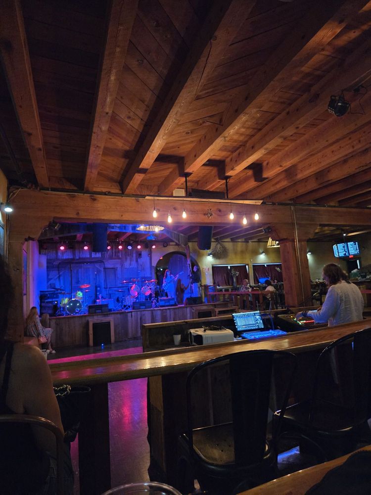 Tumbleroot Brewery & Distillery