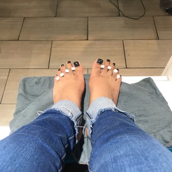 Modern Chic Nail Bar - Much needed!!!! Love this place!! - Nail Salons Near Me - Thousand Oaks, California Modern Chic Nail Bar - Much needed!!!! Love this place!! - Nail Salons Near Me - Thousand Oaks, California