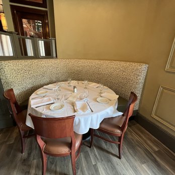 Jonathan's Restaurant - Dining Room - Mediterranean Near Me - Garden City Park, New York Jonathan's Restaurant - Dining Room - Mediterranean Near Me - Garden City Park, New York