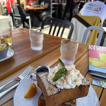 Tap & Barrel - Convention Centre - Comfort Food Near Me - Vancouver, British Columbia Tap & Barrel - Convention Centre - Comfort Food Near Me - Vancouver, British Columbia
