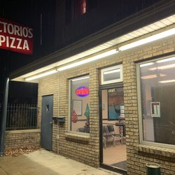 Victorio's Pizza Shop - Exterior