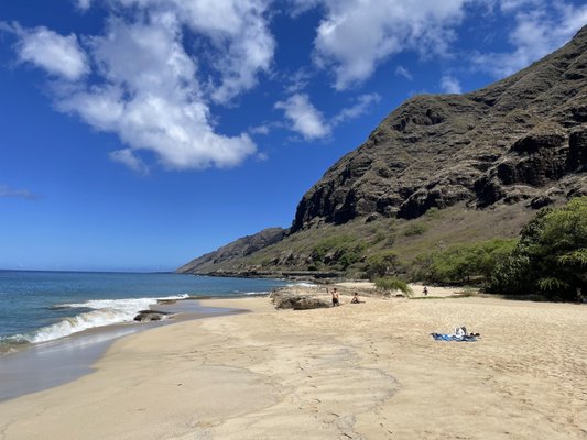 Mākua Beach by null