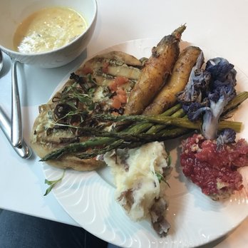 The Centurion Lounge - Airport Lounges Near Me - Dallas, Texas