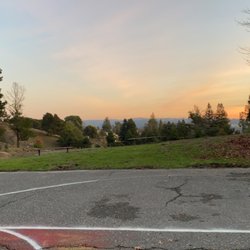 Greenridge Park - Basketball court and view