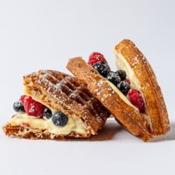 Bruxie - Lemon Cream and Berries.