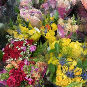 Ralphs Fresh Fare - A large selection of flower bouquets - Grocery Near Me - San Diego, California Ralphs Fresh Fare - A large selection of flower bouquets - Grocery Near Me - San Diego, California