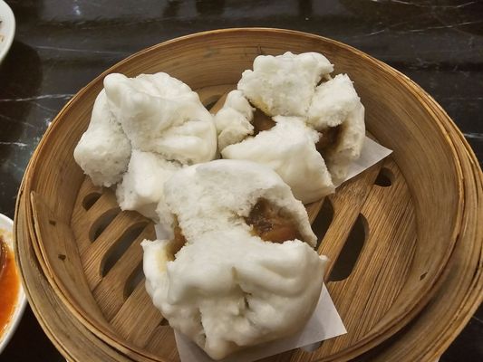 Li Yen 麗苑 by null