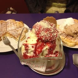Pizzeria Venezia - Yum yum! Spaghetti Eis, warm waffle etc. life is good.