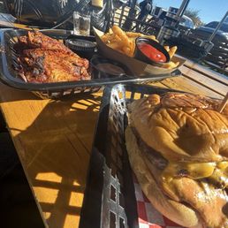 LAZY BURGER & Chile Lime Wings LAZY BURGER & Chile Lime Wings