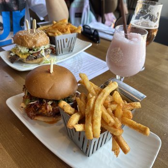 Ballast Point - Other good is a smashed burger - Brewpubs Near Me - Anaheim, California Ballast Point - Other good is a smashed burger - Brewpubs Near Me - Anaheim, California