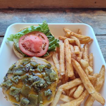 Agassiz Lodge Restaurant - Green chile cheddar burger - New American Near Me - Flagstaff, Arizona