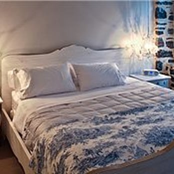 Auberge Place d'Armes - Hotels Near Me - Quebec City, Quebec Auberge Place d'Armes - Hotels Near Me - Quebec City, Quebec