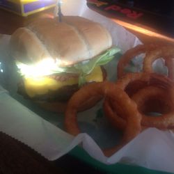 Kenny's T-Road Tavern - Great burger and onion rings!
