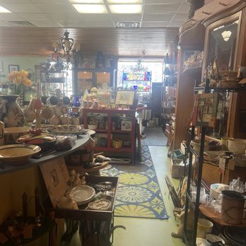 Simply Vintage - Booths - Used, Vintage & Consignment Near Me - Summerville, South Carolina Simply Vintage - Booths - Used, Vintage & Consignment Near Me - Summerville, South Carolina