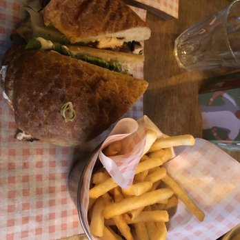 The Fentiman Arms - Chicken sandwich - Gastropubs Near Me - London, XGL The Fentiman Arms - Chicken sandwich - Gastropubs Near Me - London, XGL