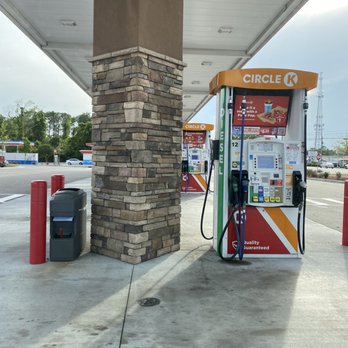Circle K - a gas pump at a gas station - Convenience Stores Near Me - Wilmington, North Carolina
