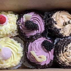 Cakes & Pastries by George