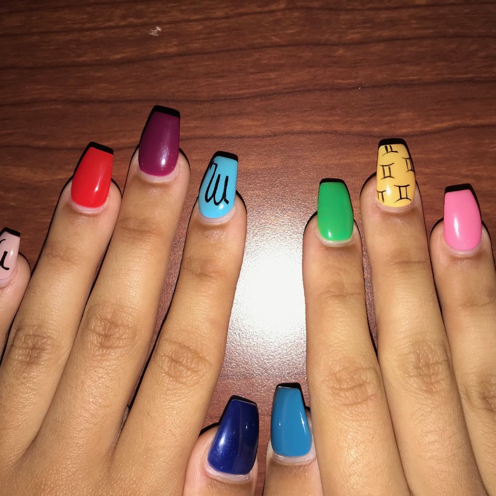moon,rising,& sun coffin nails :~) moon,rising,& sun coffin nails :~)