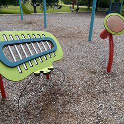 Creekside Park - Musical instruments