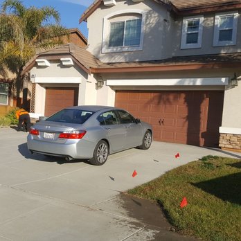 Zaragoza Tree Services - a car parked in front of a house - Tree Services Near Me - Concord, California Zaragoza Tree Services - a car parked in front of a house - Tree Services Near Me - Concord, California
