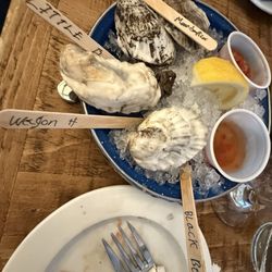 Robert's Maine Grill - Great oyster options