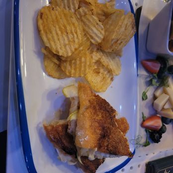 Hummingbird Wine Bar - Wine Bars Near Me - Tallahassee, Florida Hummingbird Wine Bar - Wine Bars Near Me - Tallahassee, Florida