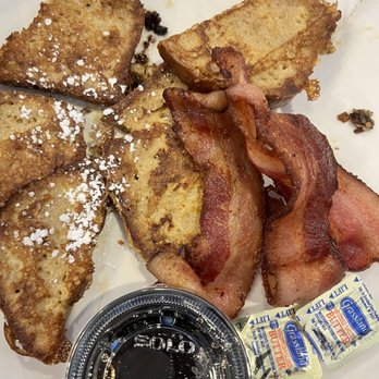 Dinerbar on Clifton - GF French toast. - American Near Me - Lakewood, Ohio Dinerbar on Clifton - GF French toast. - American Near Me - Lakewood, Ohio