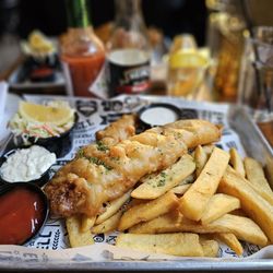 Maginn’s Irish Pub - Fish and chips