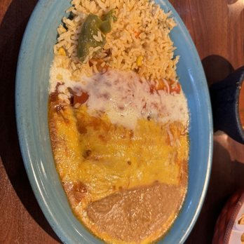 Los Tres Ranchitos - Chicken, cheese, and beef enchiladas (from the Guanajuato plate) - Mexican Near Me - Tomball, Texas