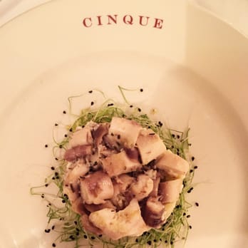 Ristorante Cinque - Polipo al vino rosso con pure di patate - Italian Near Me - Zürich, ZH