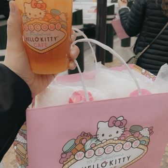 Hello Kitty Cafe - Peach Tea and two plushies - Desserts Near Me - Las Vegas, Nevada Hello Kitty Cafe - Peach Tea and two plushies - Desserts Near Me - Las Vegas, Nevada