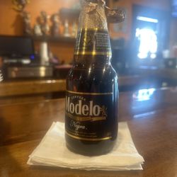 Lobo's Place Mexican - Model negra