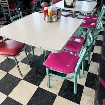 Mr D'z Route 66 Diner - Diners Near Me - Kingman, Arizona