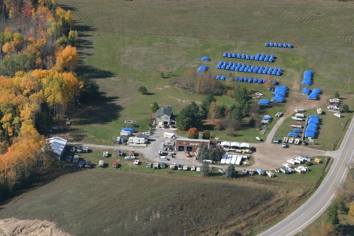 Dockside Marine, Inc. Logo