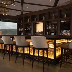 Grand View - Onyx bar at Grand View