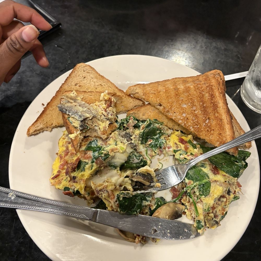 Salem's Retreat - Omelet Bar - Build Your Own - Breakfast & Brunch Near Me - Salem, Massachusetts Salem's Retreat - Omelet Bar - Build Your Own - Breakfast & Brunch Near Me - Salem, Massachusetts
