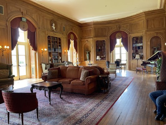 Oheka Castle by null