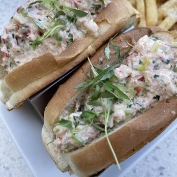 Lighthouse - New England Lobster Roll - Breakfast & Brunch Near Me - Newport Beach, California