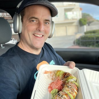 Super Bowl Express - Can you tell me how this Dragon Roll looks? - Asian Fusion Near Me - San Clemente, California