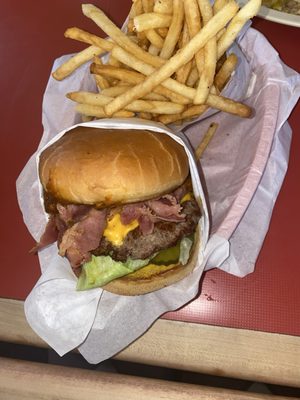 Tomboy's Famous Chiliburgers by null