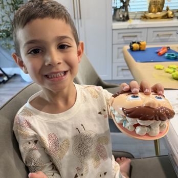 Scott Fishman, DDS - My son now wants to be a Dentist because he had such a good experience! - Pediatric Dentists Near Me - Downey, California Scott Fishman, DDS - My son now wants to be a Dentist because he had such a good experience! - Pediatric Dentists Near Me - Downey, California