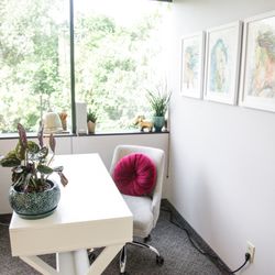 Ashenfelter Counseling - Tiffany's office