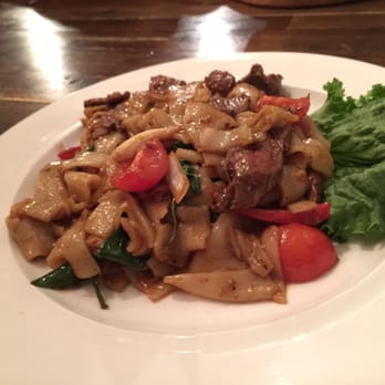 Sisters Thai - Beef drunken noodles - Thai Near Me - Fairfax, Virginia Sisters Thai - Beef drunken noodles - Thai Near Me - Fairfax, Virginia