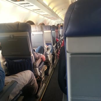 United Airlines - Embrarer 135 - Airlines Near Me - Chicago, Illinois