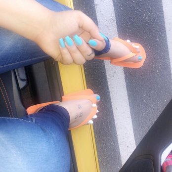 Pearl Nails and Spa - Gel acrylics + nail polish on the toes . Color 136? I believe . (I'm dyslexic lol it might be 316 ) - Nail Salons Near Me - Long Beach, California