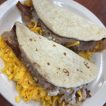 Bobbie's Southern Kitchen - Breakfast tacos with beans, bacon, potato, cheese - American Near Me - San Antonio, Texas