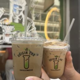 Hojicha latte and banana latte