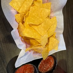 Lucianas Mexican Restaurant - Chips and salsa